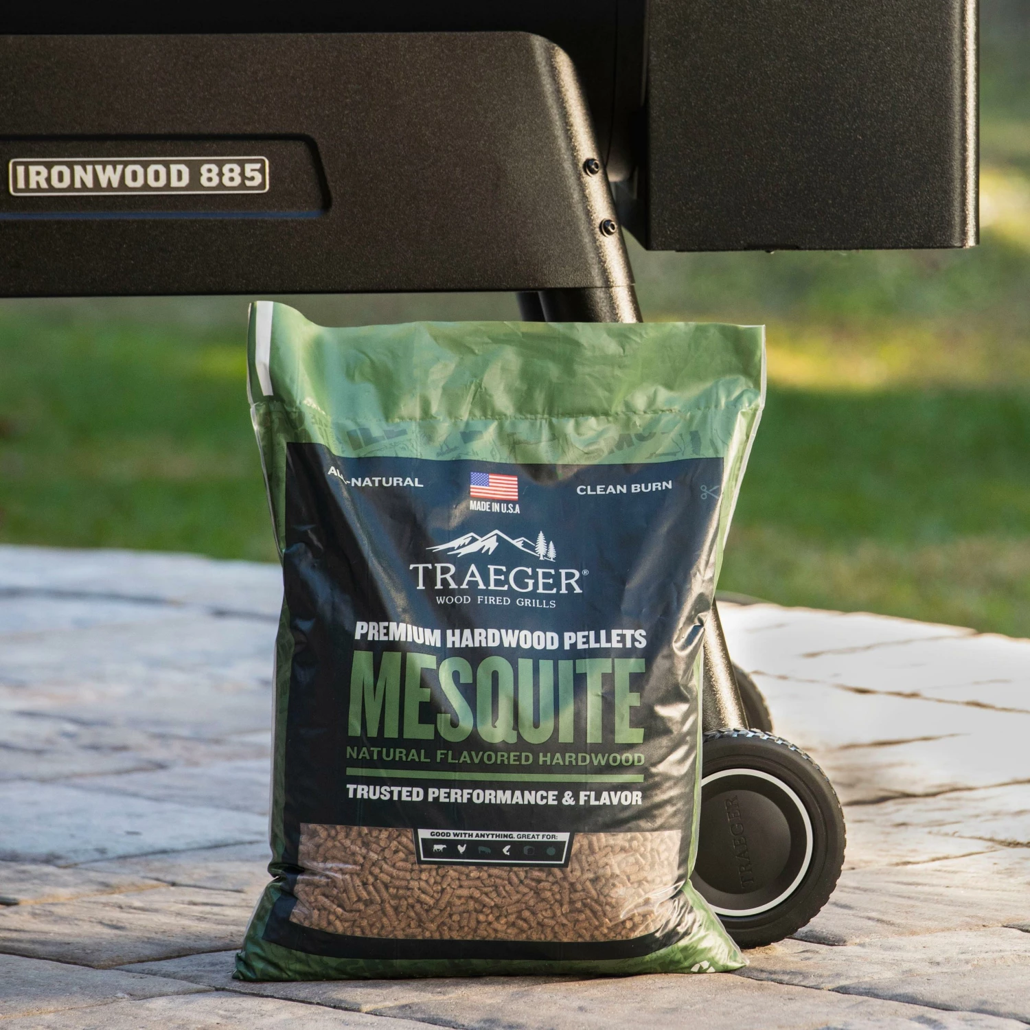 Traeger Grills Traeger Mesquite BBQ Wood Pellets - Image 5