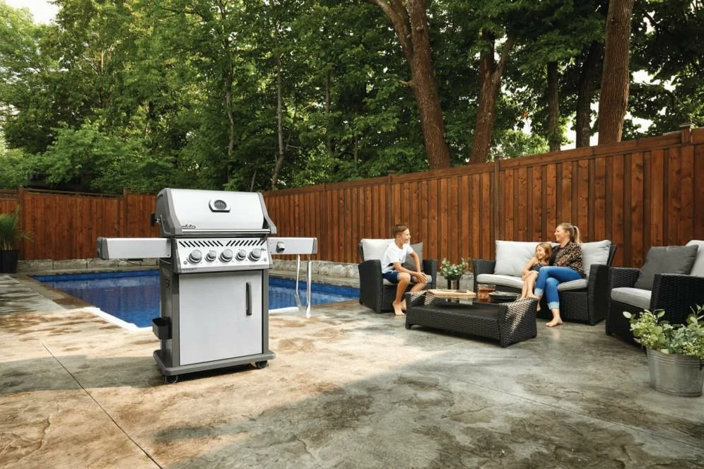 Napoleon Grills Rogue SE 425 RSIB With Infrared Side And Rear Burners , Propane, Stainless Steel - Image 4